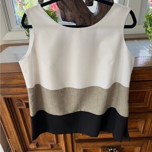 Perceptions White, Tan & Black Wave Hem Sleeveless Shell